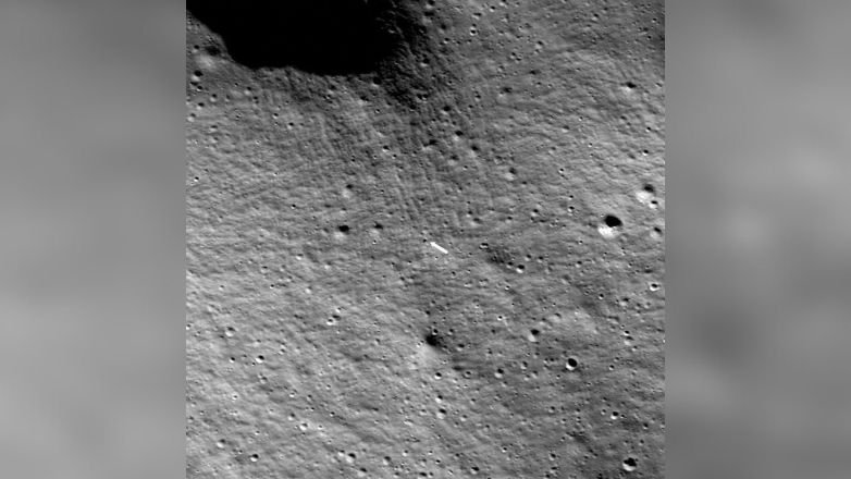 ΗΠΑ: Το διαστημόπλοιο Odysseus έστειλε τις πρώτες φωτογραφίες από τον νότιο πόλο της Σελήνης