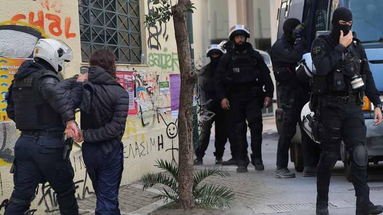 Μεγάλη επιχείρηση της Αντιτρομοκρατικής σε διάφορες περιοχές της Αθήνας και σε φυλακές