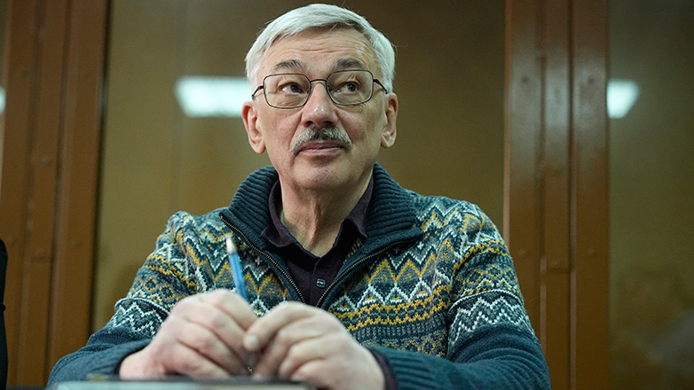 Σε φυλάκιση καταδικάστηκε ακόμη ένας Ρώσος αντιφρονούντας, ο Ολεγκ Ορλόφ