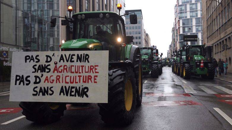 Η Κομισιόν ξεκινάει τον διάλογο με τους αγρότες μέσω διαδικτύου