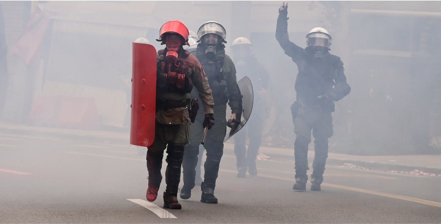 Επεισόδια μετά την πορεία για τα Τέμπη