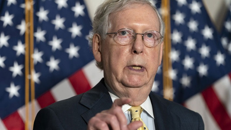 Ο Μιτς Μακόνελ αποχωρεί από την ηγεσία των Ρεπουμπλικάνων στη Γερουσία