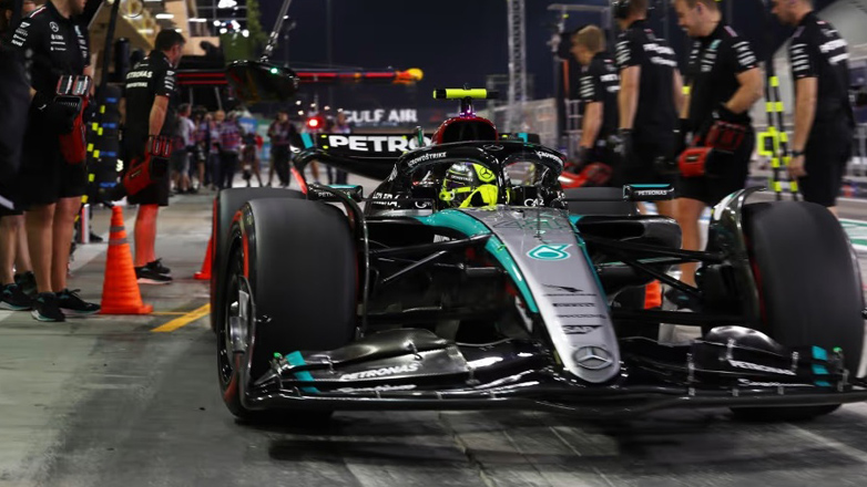 Bahrain International Circuit: Επιστροφή στη δράση της F1 με τον Ricciardo να κερδίζει το P1 και τον Hamilton το P2