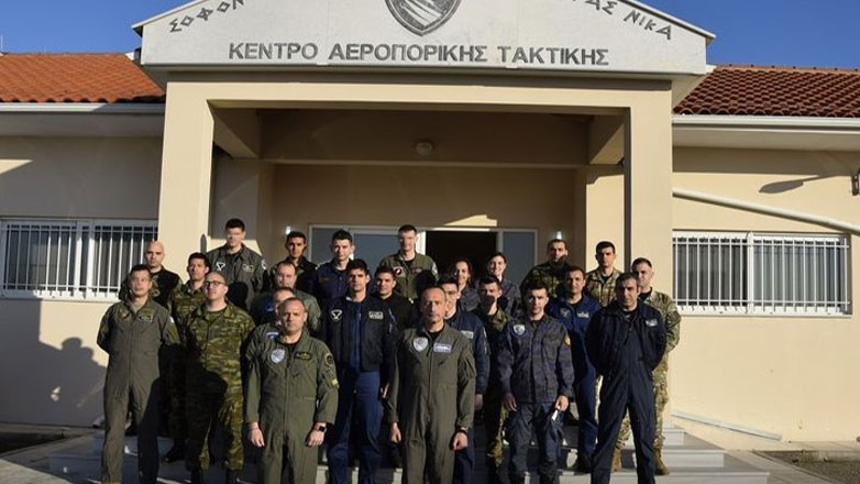 Τελετή απονομής πτυχίων στους αποφοίτους του Σχολείου Ηλεκτρονικού Πολέμου της Πολεμικής Αεροπορίας