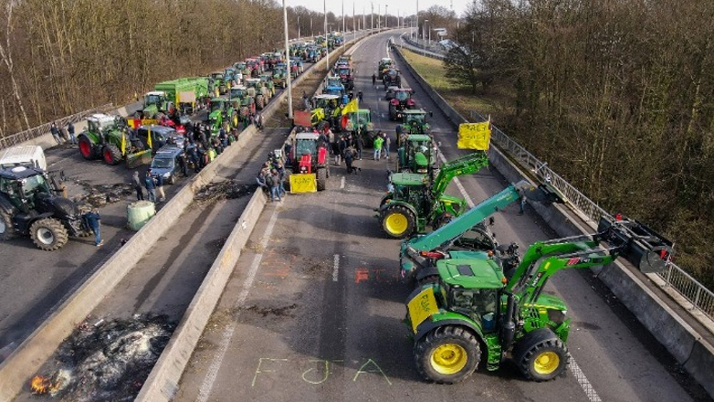 Εκατοντάδες τρακτέρ θα κατακλύσουν τις Βρυξέλλες την ημέρα της Συνόδου Κορυφής