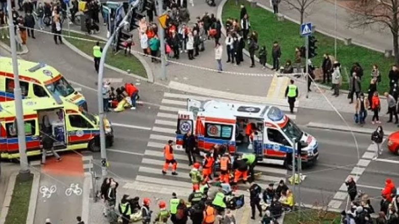 Πολωνία: Άνδρας έπεσε με το όχημά του σε πλήθος στην Πολωνία – Τουλάχιστον 17 τραυματίες