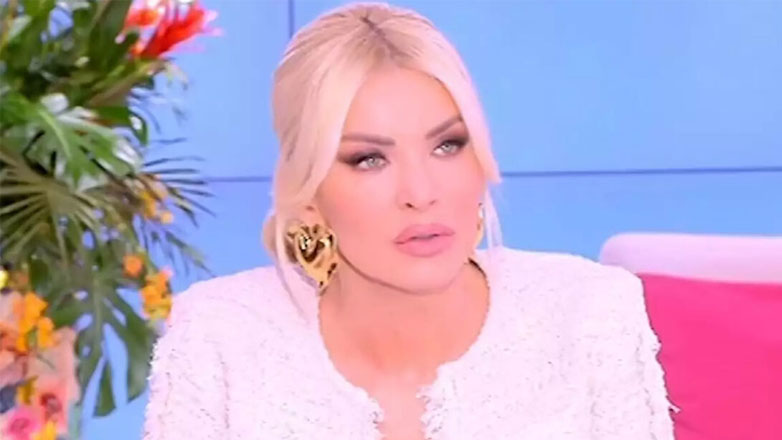 Επέστρεψε στο πλατό η Κατερίνα Καινούργιου μετά την ξαφνική αποχώρηση: «Είχαμε μία προσωπική διαφωνία»