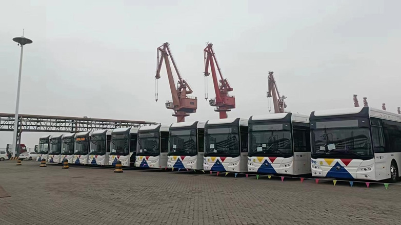 Έφτασαν στη Θεσσαλονίκη τα 110 ηλεκτρικά λεωφορεία του ΟΑΣΘ