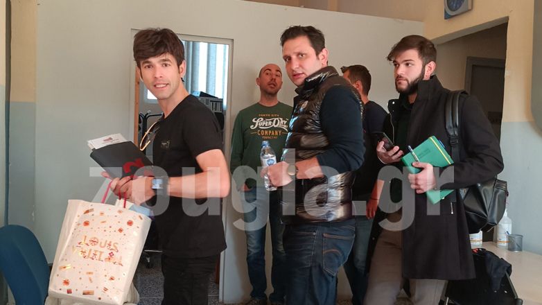 Συνελήφθη ο Μένιος Φουρθιώτης στη Θεσσαλονίκη – Βίντεο μέσα από το ΑΤ Θέρμης