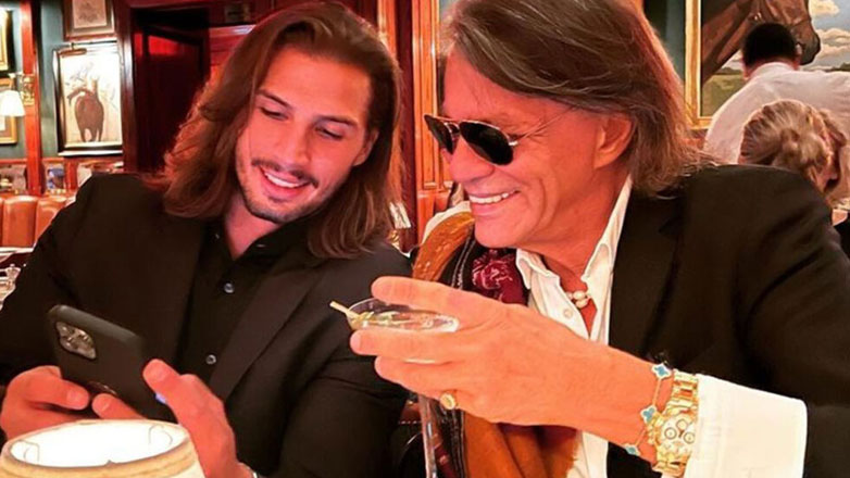 Στέλιος Δρουμαλιάς: Ο λόγος που ο Ηλίας Ψινάκης τον αποκαλεί Μόνικα στο Γηροκομείο