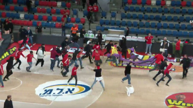 Επεισόδια και μάχες σώμα με σώμα μεταξύ των οπαδών στο ματς Χάποελ Τελ Αβίβ – Χάποελ Χολόν