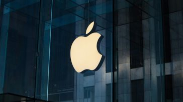 Οι ΗΠΑ κήρυξαν τον πόλεμο στην Apple για το μονοπώλιο στα smartphones