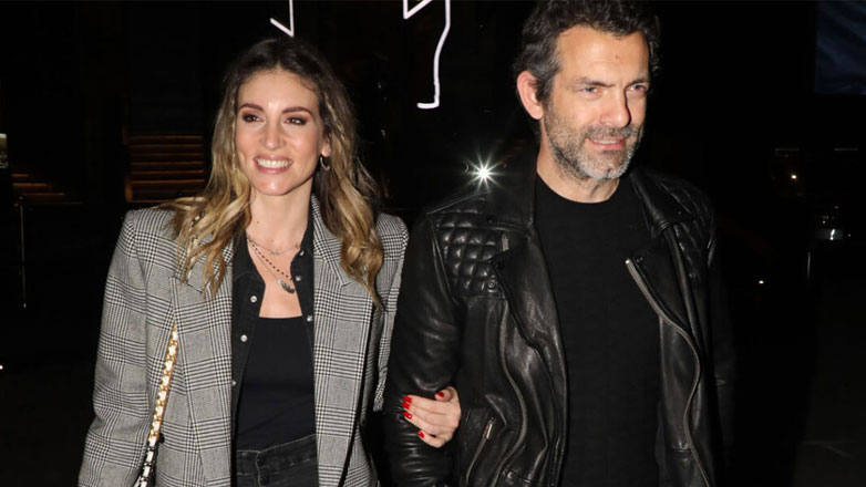 Η Αθηνά Οικονομάκου απαντά για τα δημοσιεύματα που την ήθελαν να παίρνει διαζύγιο από τον Φίλιππο Μιχόπουλο