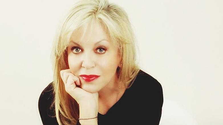 Η Σεμίνα Διγενή παρουσιάζει το νέο της βιβλίο «Αποδελτίωση ΙΙΙ»