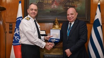 Συνάντηση του Αρχηγού ΓΕΝ με τον πρόεδρο της Ελληνικής κοινότητας στον Λίβανο