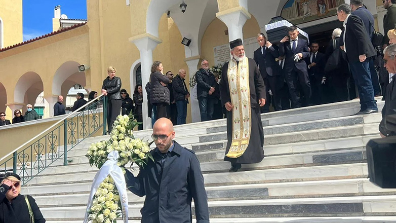 «Στέλιο μου, συγχώρεσέ με»: Το τελευταίο «αντίο» στον 40χρονο που δολοφονήθηκε από τον πεθερό του στη Νίκαια