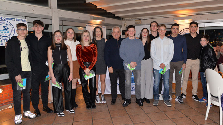 Κολύμβηση: Βραβεύσεις και αισιόδοξα μηνύματα στην κοπή της πίτας του Κ.Ο. Πειραιά