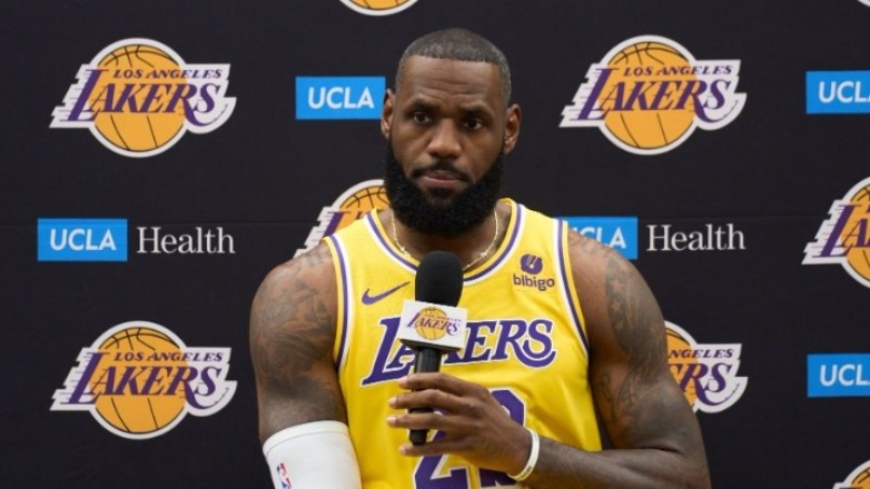 Ο ΛεΜπρόν Τζέιμς παραγωγός τριών νέων ντοκιμαντέρ