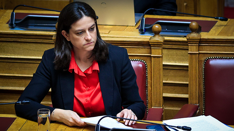 Αγωγή κατά της ΑΔΕΔΥ για κήρυξη απεργίας κατέθεσε η Ν. Κεραμέως