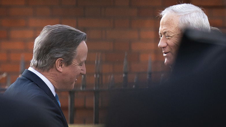 Βρετανία: Ανησυχία Κάμερον για τις εξελίξεις στη Γάζα – Συνάντηση με τον Μπένι Γκαντς