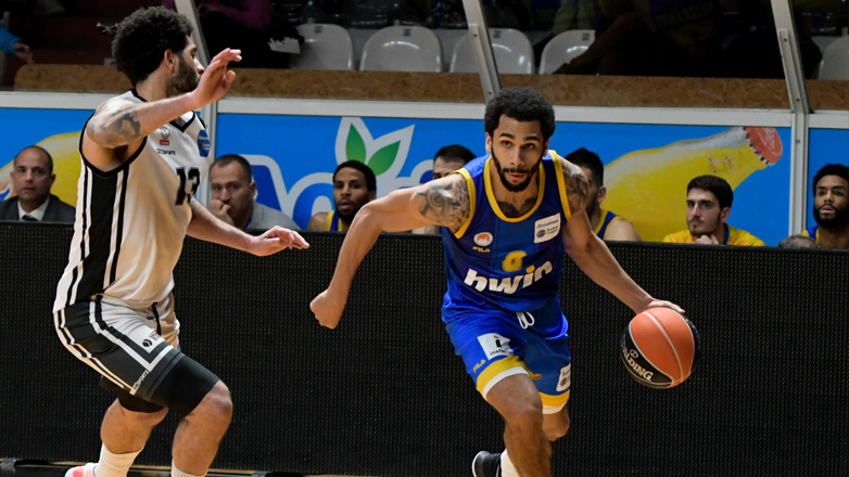 Basket League: Πέρασε από την Πάτρα και παρέμεινε στην τρίτη θέση το Περιστέρι