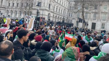 Λονδίνο: Χιλιάδες άνθρωποι διαδηλώνουν για μια εκεχειρία στη Γάζα