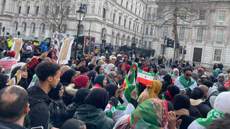 Λονδίνο: Χιλιάδες άνθρωποι διαδηλώνουν για μια εκεχειρία στη Γάζα