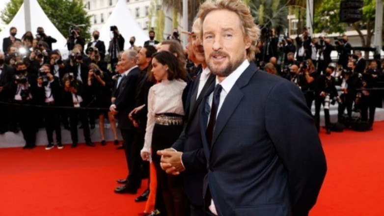 Οι Όουεν Γουίλσον και Γούντι Χάρελσον στο θρίλερ «Lips Like Sugar»