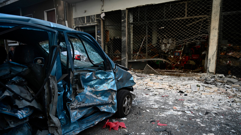 «Εκρηκτικό» μήνυμα η βόμβα στην κάβα