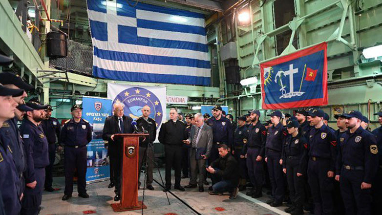 Στη φρεγάτα «Ύδρα», στην Ερυθρά Θάλασσα, ο Ν. Δένδιας