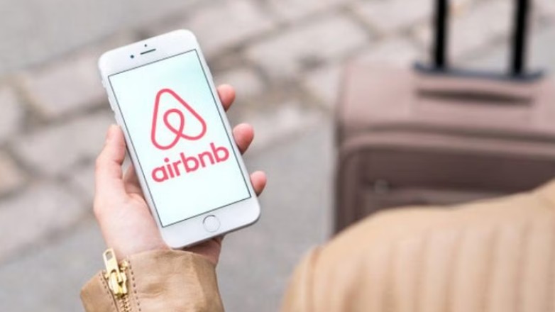 Airbnb: Απαγορεύει τις κάμερες ασφαλείας στο εσωτερικό των καταλυμάτων