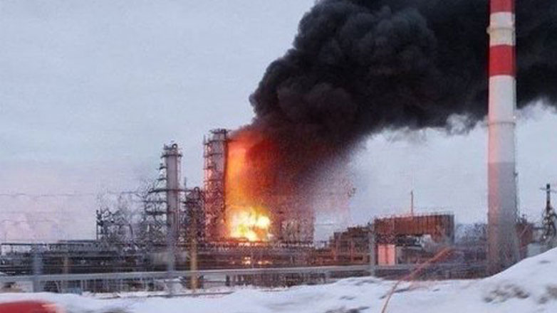 Στις φλόγες διυλιστήριο στη Ρωσία μετά από επίθεση Ουκρανικών drones