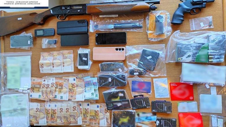 Δράμα: Εξαρθρώθηκε εγκληματική οργάνωση που διέθετε κλεμμένες επιταγές και διακινούσε παράνομα μετανάστες