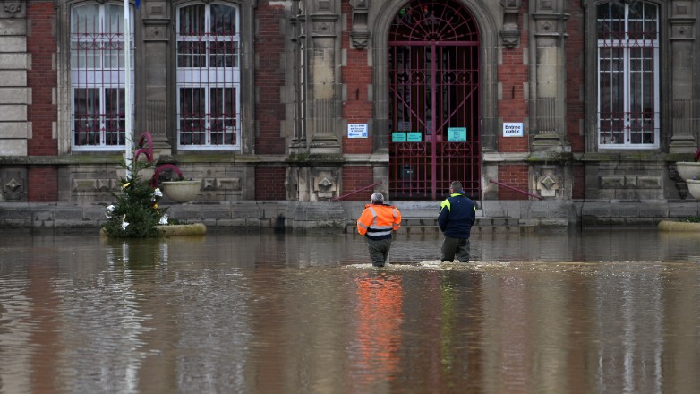 Γαλλία: Νεκρό ένα 4χρονο κοριτσάκι από την κακοκαιρία Γαλλία: Νεκρό ένα 4χρονο κοριτσάκι από την κακοκαιρία