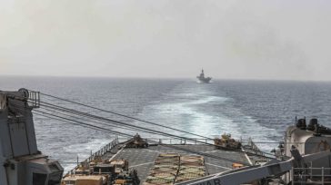 Οι Χούθι της Υεμένης εκτόξευσαν βαλλιστικό πύραυλο εναντίον αντιτορπιλικού των ΗΠΑ στην Ερυθρά Θάλασσα