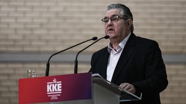 Δ. Κουτσούμπας: «Αγώνας για να ξεριζωθεί το αγκάθι της βίας και της γυναικείας καταπίεσης»