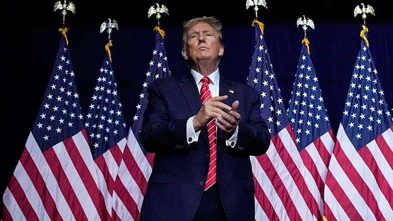 Απορρίφθηκαν ορισμένες από τις κατηγορίες που βαραίνουν τον Τραμπ