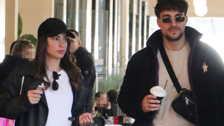 Μαριαλένα Ρουμελιώτη – Σάκης Κατσούλης: Βόλτα για ψώνια στο κέντρο της Αθήνας