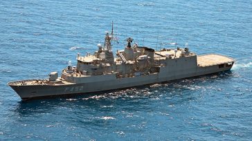 Τα πρώτα πυρά της φρεγάτας «ΥΔΡΑ»