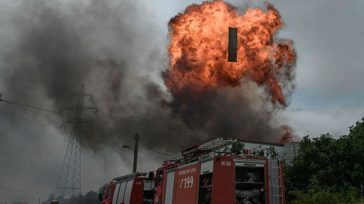 Εφοπλιστές: Δώρισαν πέντε πυροσβεστικά οχήματα