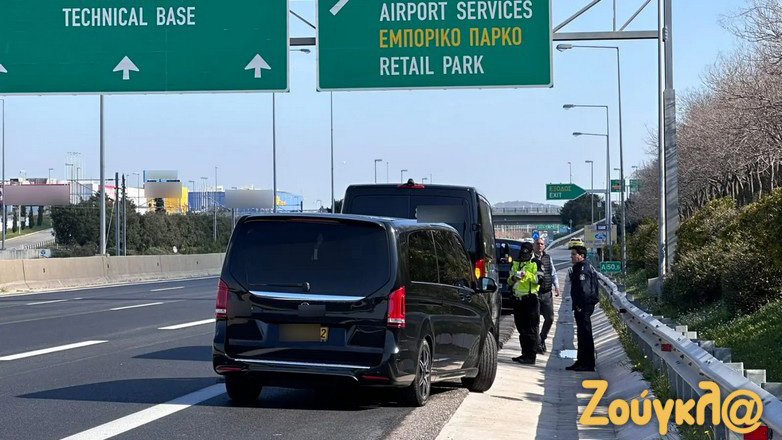 Μπλόκα της Τροχαίας σε όσους μεταφέρουν παράνομα τουρίστες με βανάκια