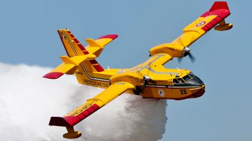 Η Ελλάδα αγοράζει επτά νέα Canadair CL-515