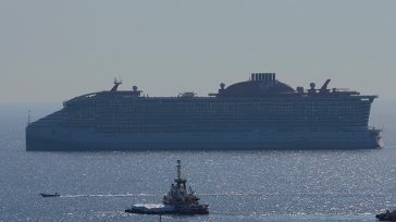 Στα ανοιχτά της Γάζας το πλοίο που μεταφέρει βοήθεια από την Κύπρο