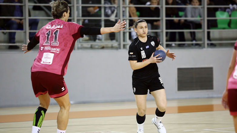 Χάντμπολ γυναικών: Η Αναγέννηση Άρτας «σόκαρε», 27-26 τον ΠΑΟΚ