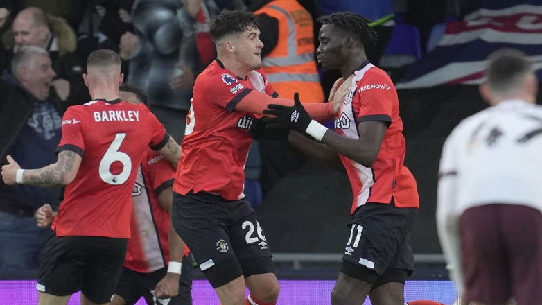 Αγγλία: Ο Μπέρι κράτησε «ζωντανή» τη Λούτον, 1-1 με την Φόρεστ