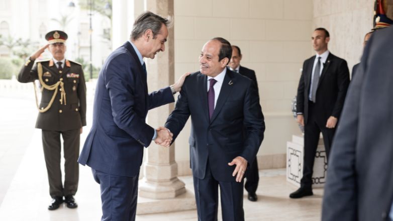 Συνάντηση Μητσοτάκη – Αλ Σίσι: Αναγκαία η συνεργασία για τη διαχείριση του μεταναστευτικού