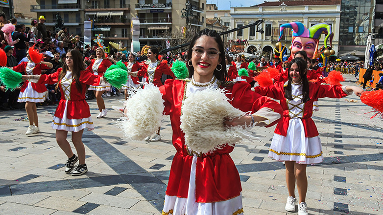Πάτρα: Πάνω από 60.000 καρναβαλιστές προσέφεραν ένα φαντασμαγορικό θέαμα
