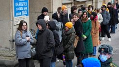 «Μεσημέρι κατά του Πούτιν»: Χιλιάδες ψηφοφόροι πήγαν στα εκλογικά τμήματα για να εκπληρώσουν την «τελευταία επιθυμία» του Ναβάλνι