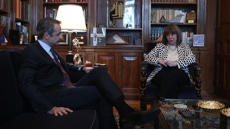 Μητσοτάκης σε Σακελλαροπούλου: Δεν γίνεται να μην διαγράφονται φοιτητές που παρανομούν στα ΑΕΙ Μητσοτάκης σε Σακελλαροπούλου: Δεν γίνεται να μην διαγράφονται φοιτητές που παρανομούν στα ΑΕΙ