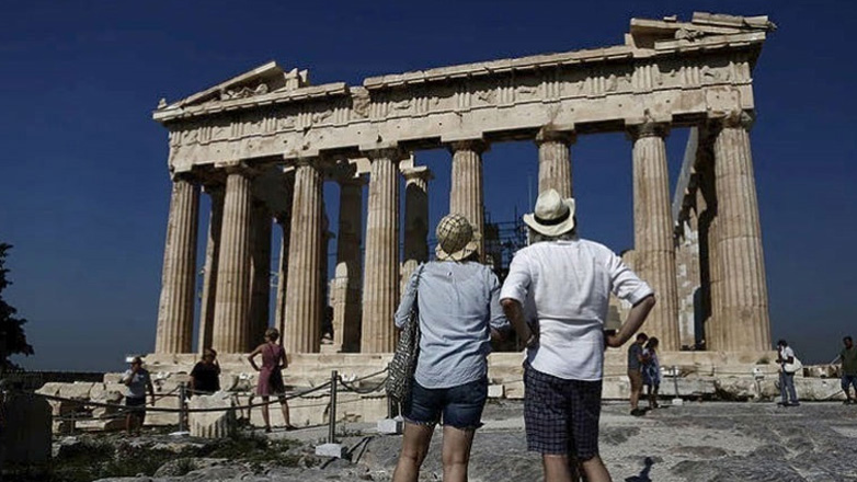 Αισιόδοξα τα μηνύματα για τον ελληνικό τουρισμό το 2024